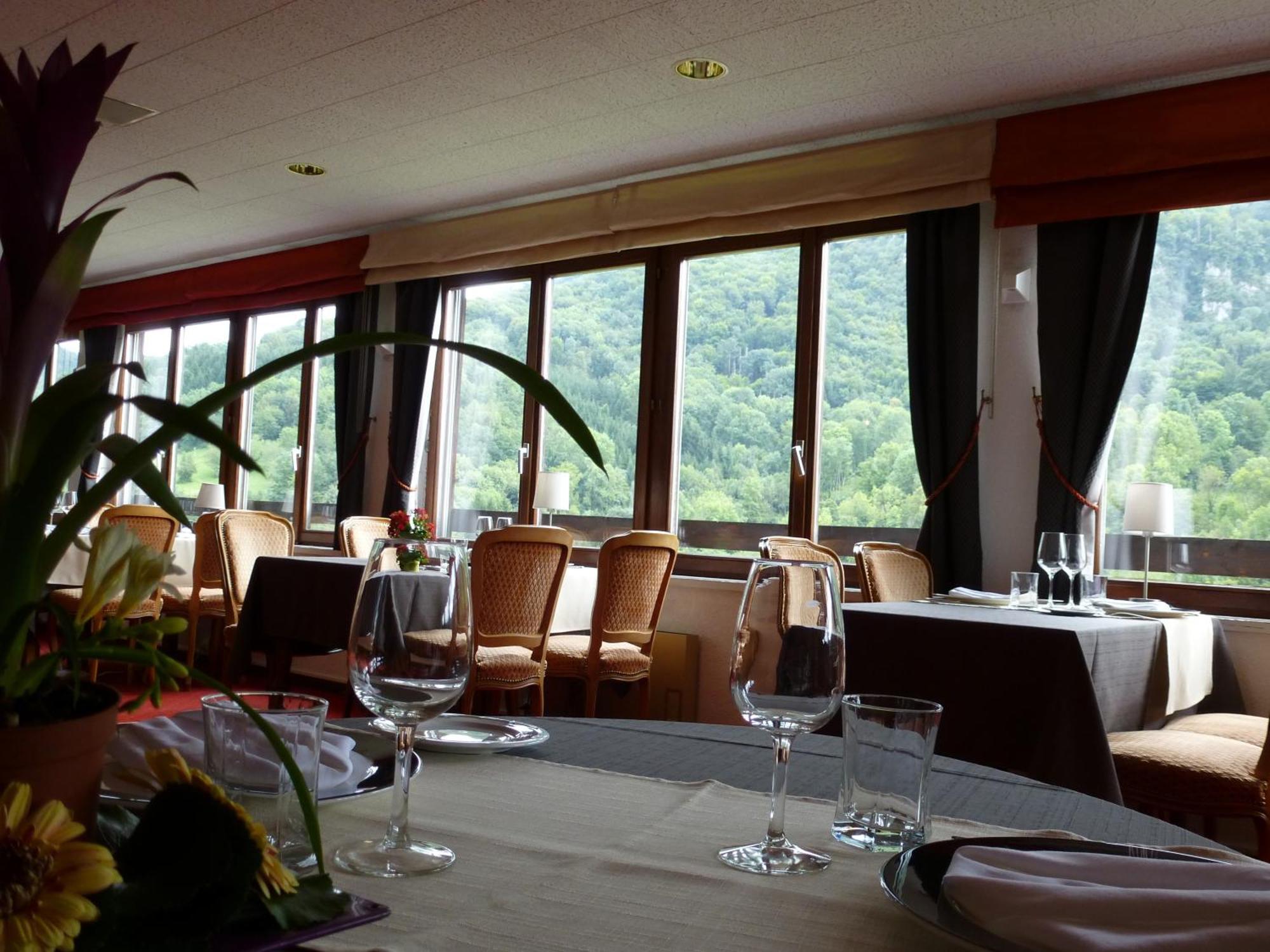 La Cascade Hotel 3*